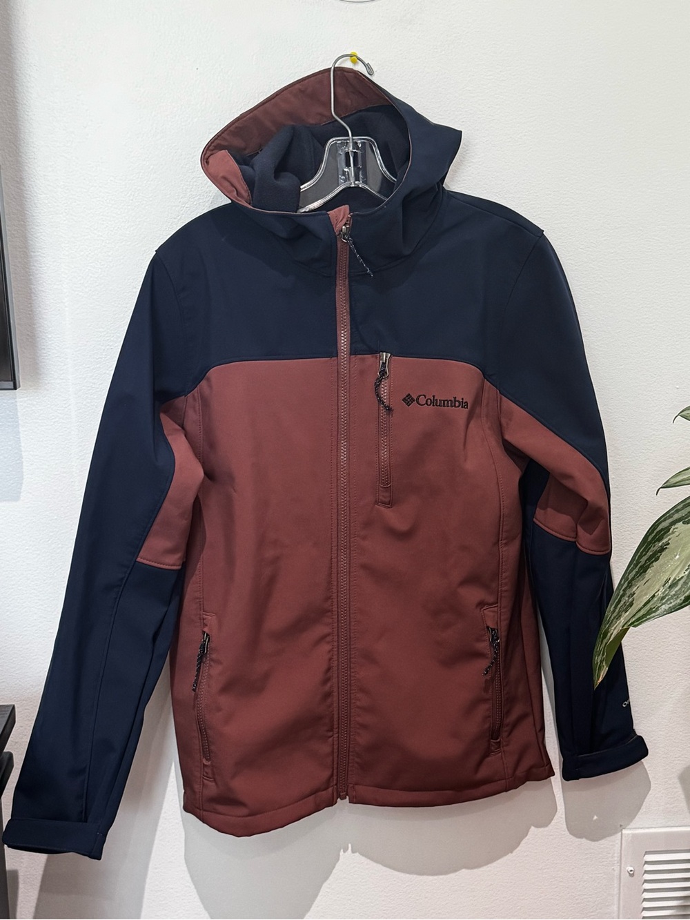 Columbia Men's Burgundy and Black Hooded Softshell Jacket